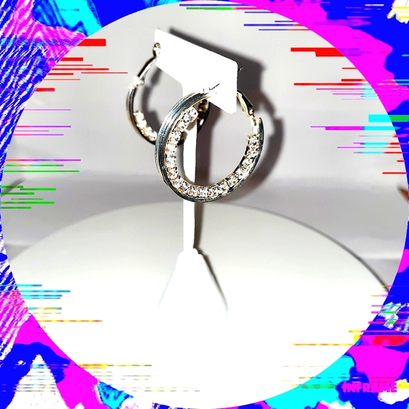 NWOT: Women's Silver Open Hoop Earrings - Picture 5 of 9